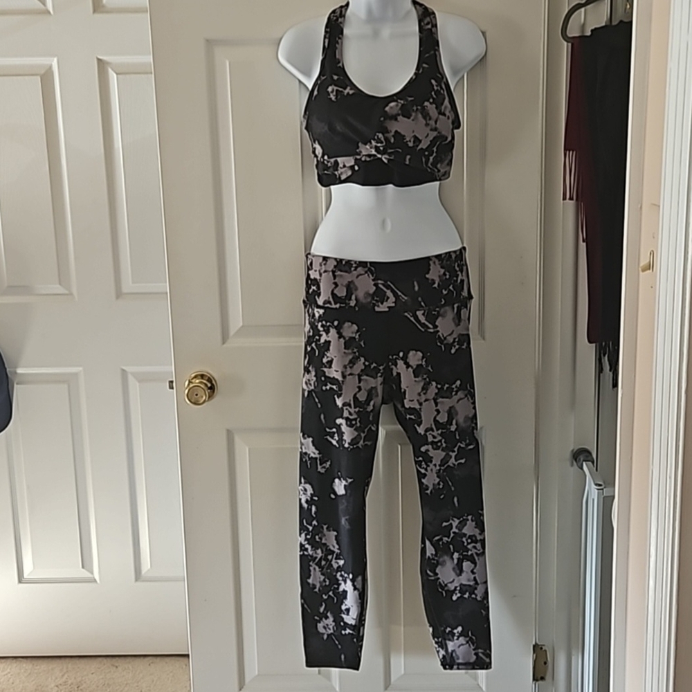 Marika Black and Pink Activewear Set - Size LARGE